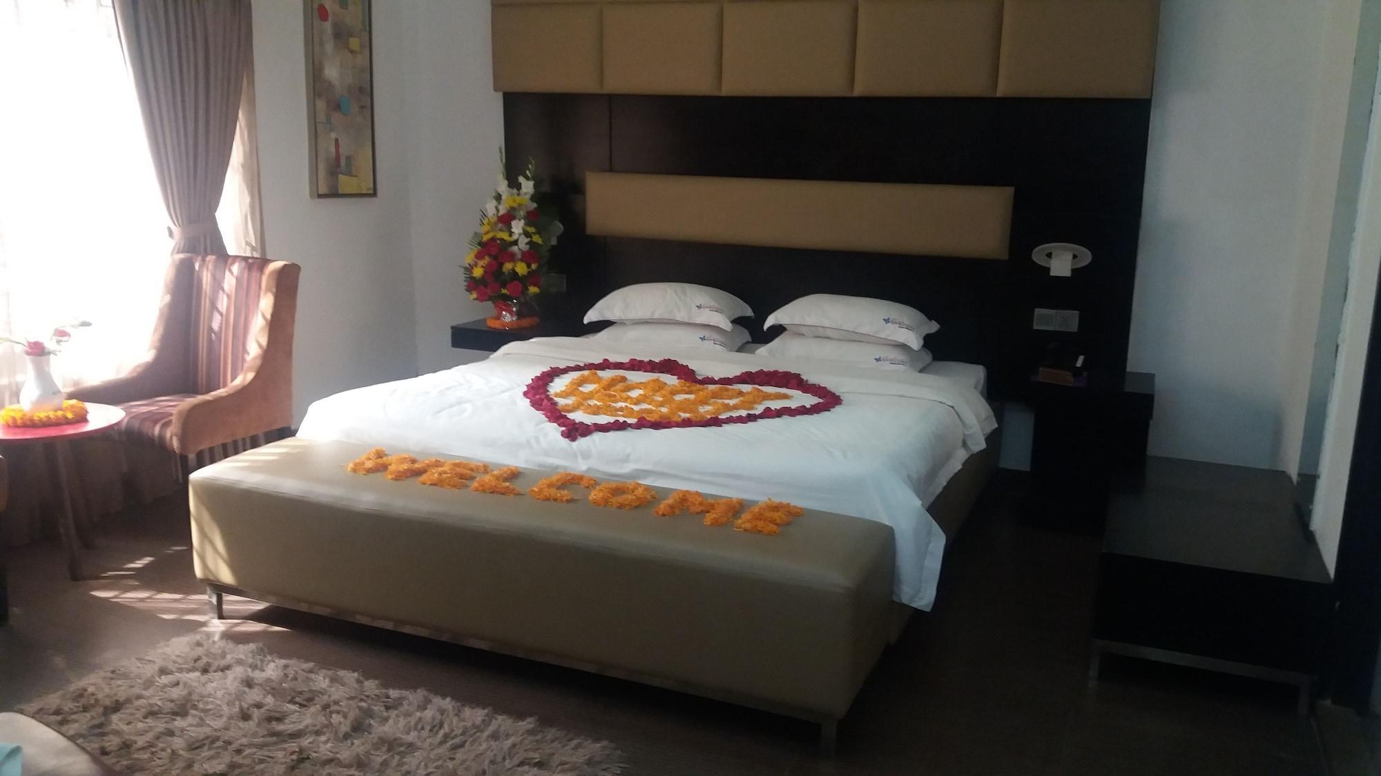 Galesia Hotel & Resort - Дакка Экстерьер фото